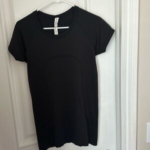 Black Lululemon Swiftly Tech Short-Sleeve Shirt 2.0(Hip length). Size 8.